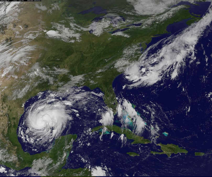 L'ouragan harvey se renforce en approchant des cotes du texas