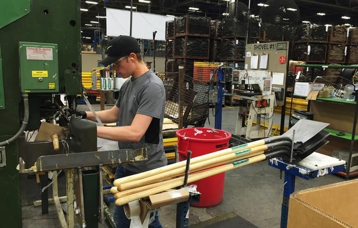 Etats-unis: la production industrielle accelere plus fort que prevu