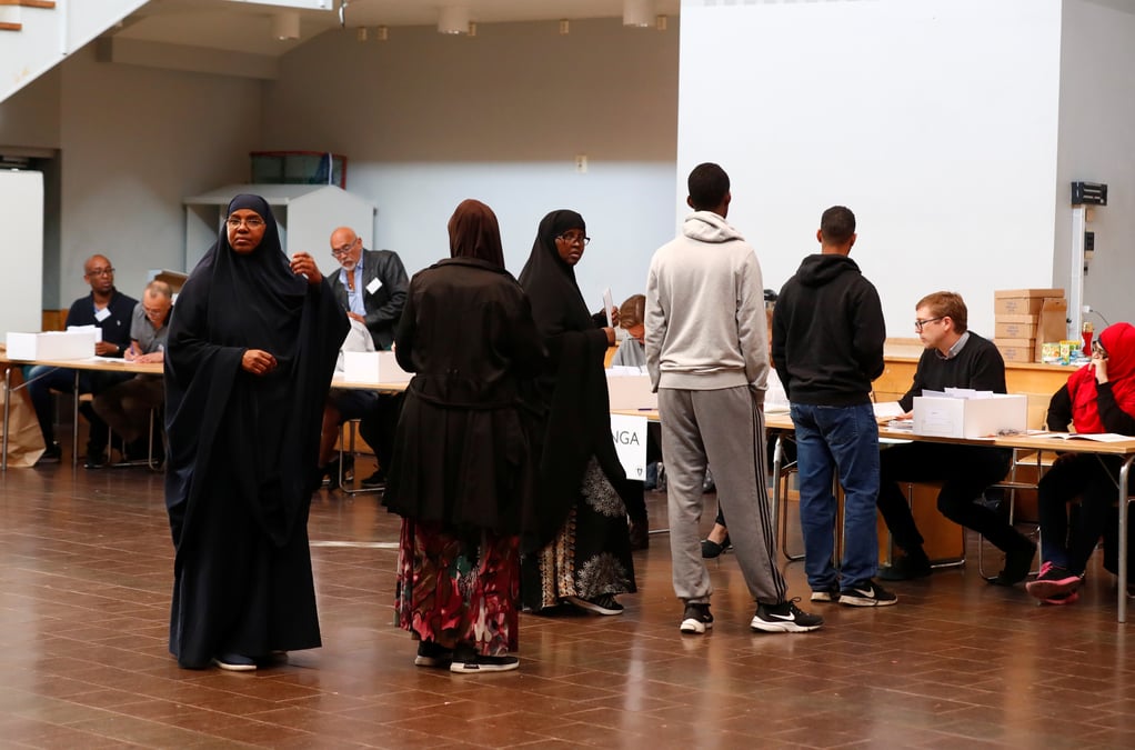 La droite suedoise veut le pouvoir, demande a la gauche de s'effacer