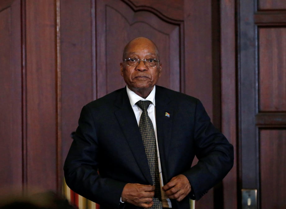 L'anc serre les rangs derriere zuma