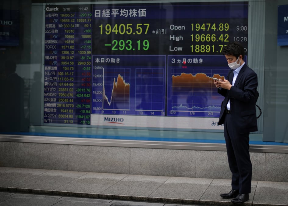 Tokyo finit en hausse