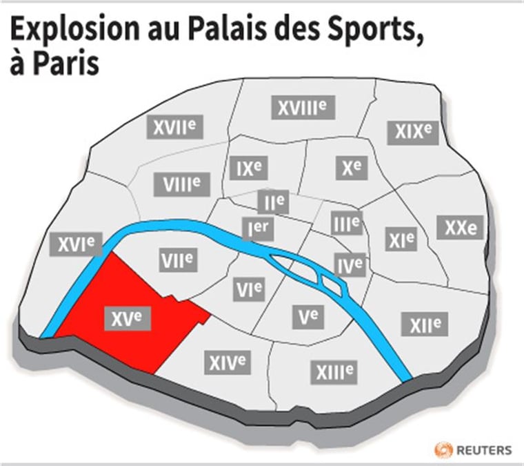 Explosion au Palais des Sports de Paris, au moins trois blessés