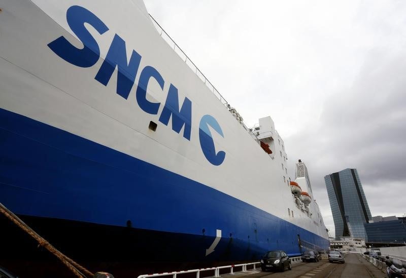 Trois mille passagers de la SNCM empêchés d'accoster à Marseille