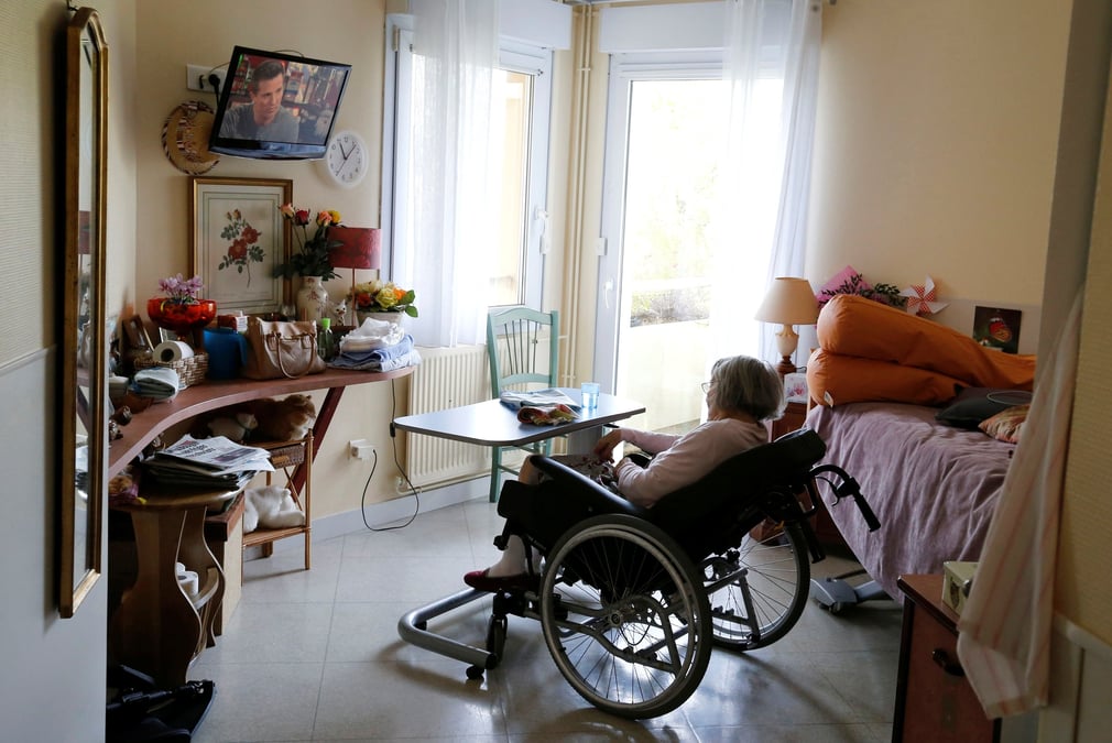 L'epargne des seniors siphonnee pour leur maison de retraite