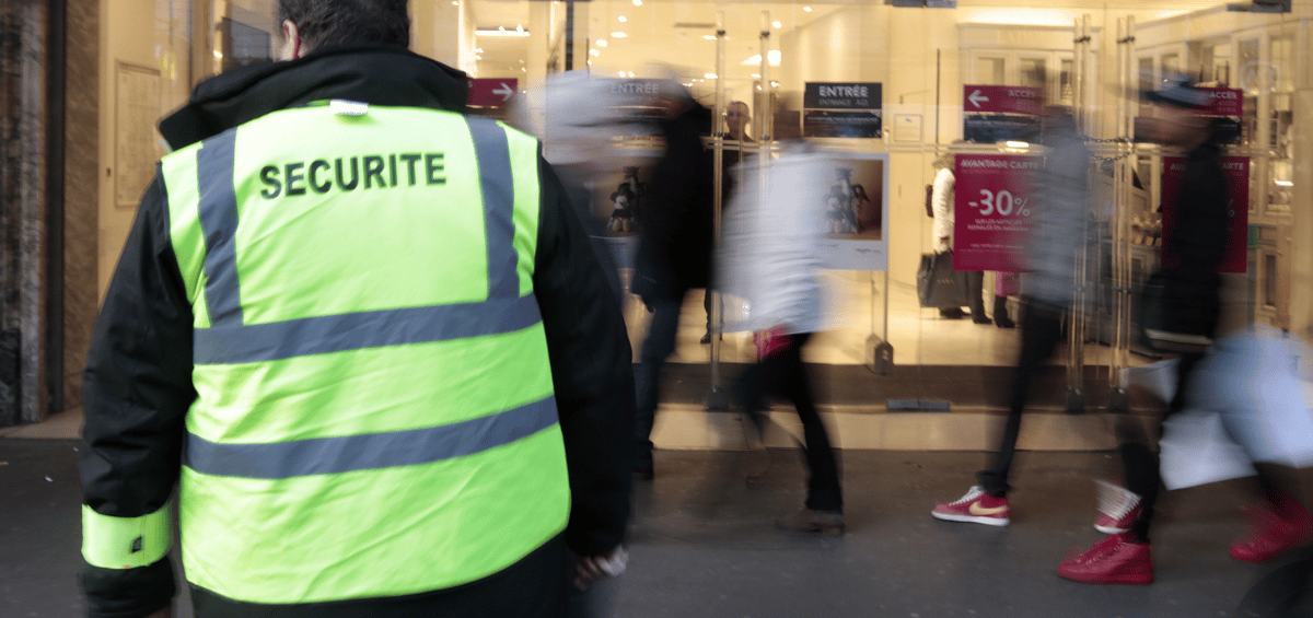Les entreprises de sécurité privée seront en première ligne pendant les Jeux olympiques, alors que ces dernières sont en proie à des difficultés de recrutement.