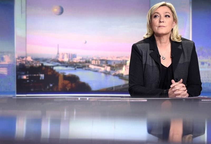 Marine le pen engage une procedure disciplinaire contre son pere