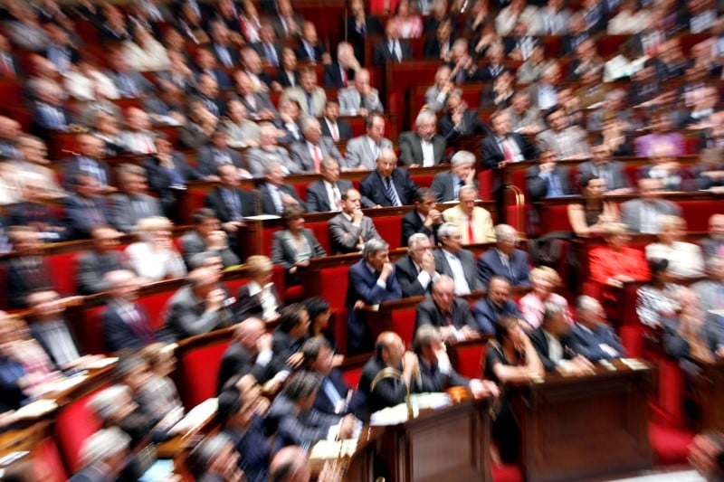 Des deputes demandent a hollande de reprendre le dialogue sur la loi travail