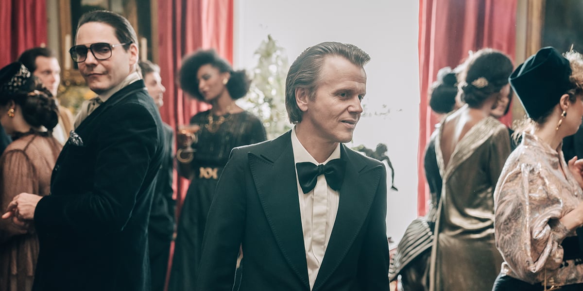 Daniel Brühl (Karl Lagerfeld) et Alex Lutz (Pierre Bergé).