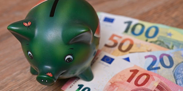 Les niveaux de collecte nette du Livret A et du LDDS sont comparables à ceux du mois de juillet mais inférieurs au mois d'août 2022 (5,28 milliards d'euros). Il faut dire qu’ils avaient à l’époque été soutenus par la hausse du taux, de 1% à 2%.