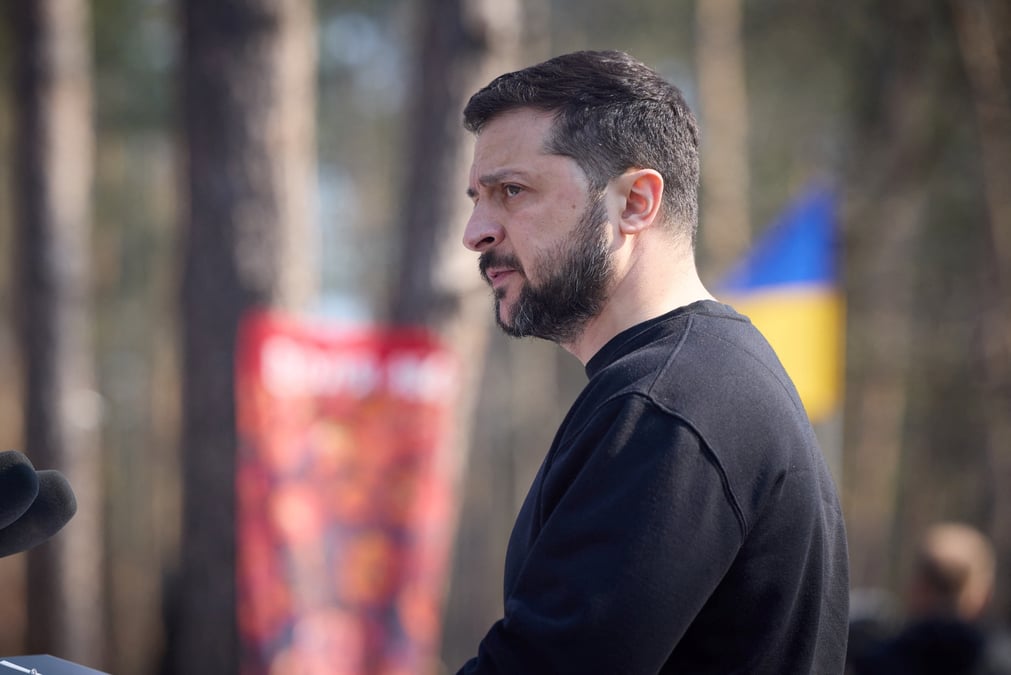 Le president ukrainien volodymyr zelenskyi dans la region de kiev, en ukraine