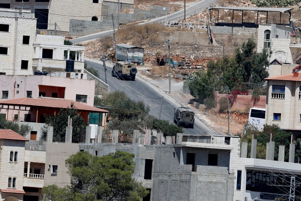Des vehicules militaires israeliens lors d'un raid a toubas