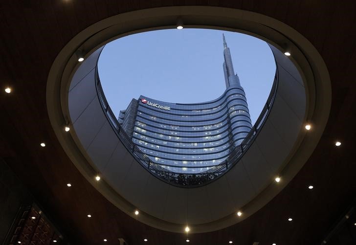 Unicredit donne son feu vert a une "bad bank" avec intesa et kkr