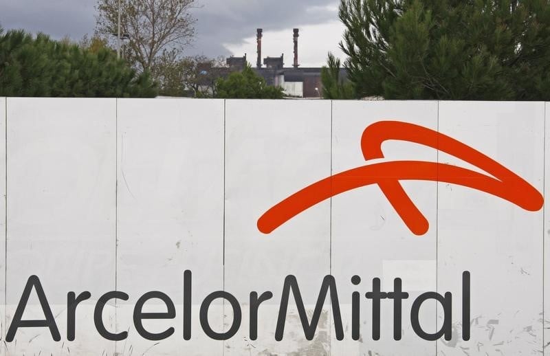 Arcelormittal, plus forte baisse du cac 40 a la mi-seance
