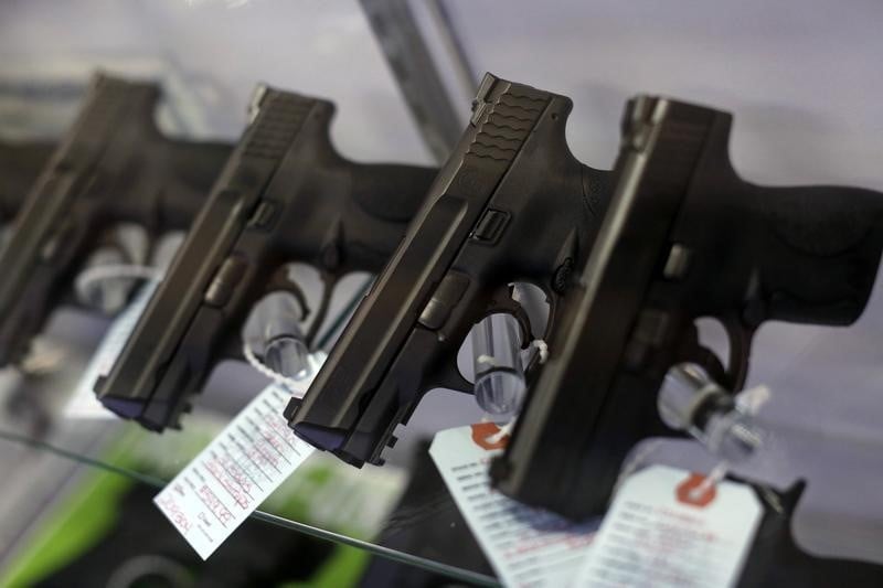L'ue veut durcir les regles sur les armes a feu