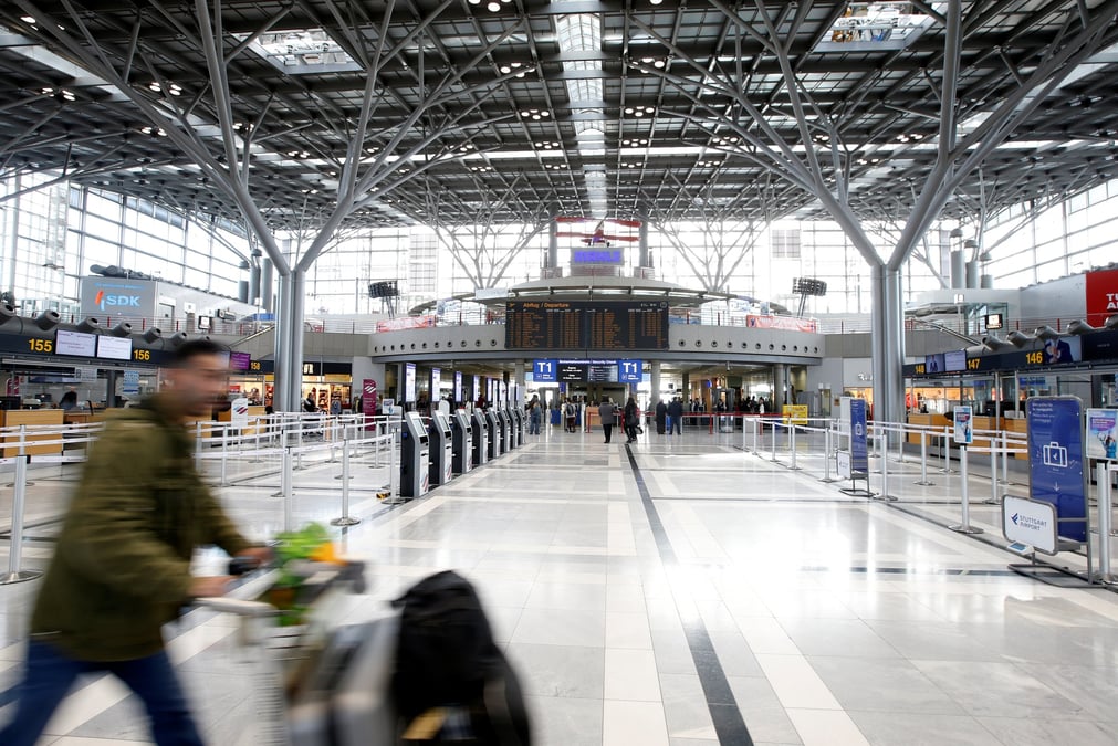 Securite renforcee a l'aeroport de stuttgart
