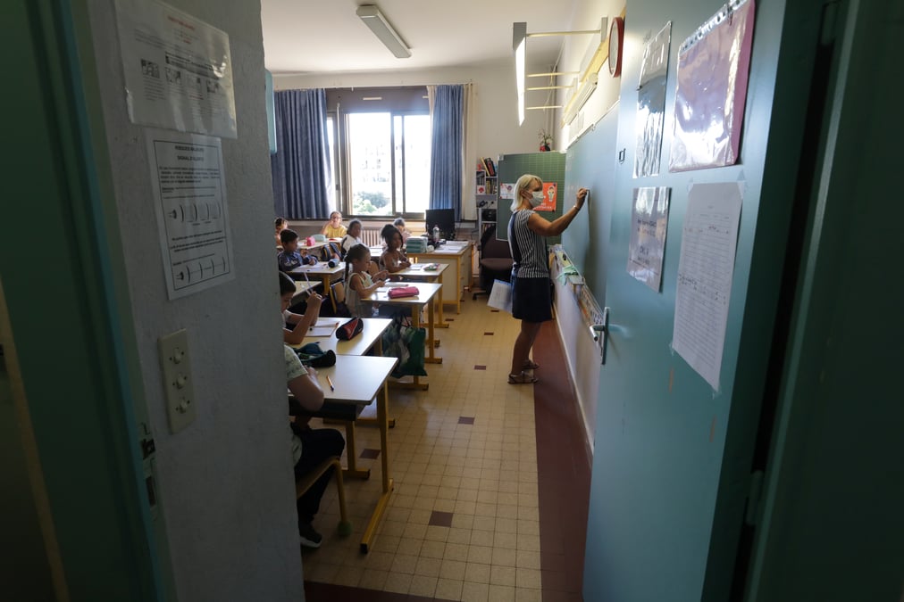 France: la rentree scolaire maintenue lundi, avec protocole sanitaire renforce