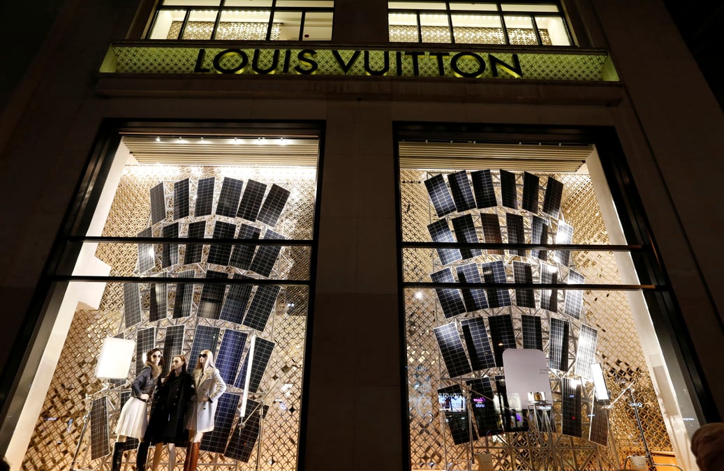 La chine demantele un reseau de contrefacon de luxe