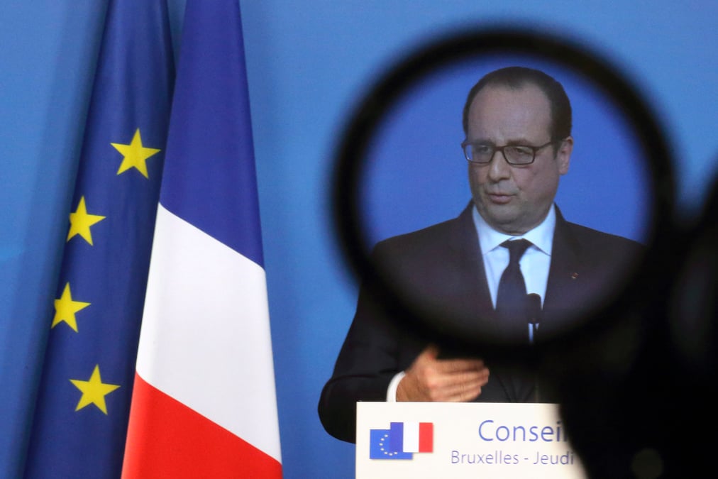 Hollande espere une croissance superieure a 1% en 2015 et 2016