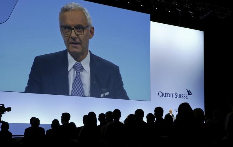 Le president de credit suisse temporise sur l'ipo de la filiale suisse