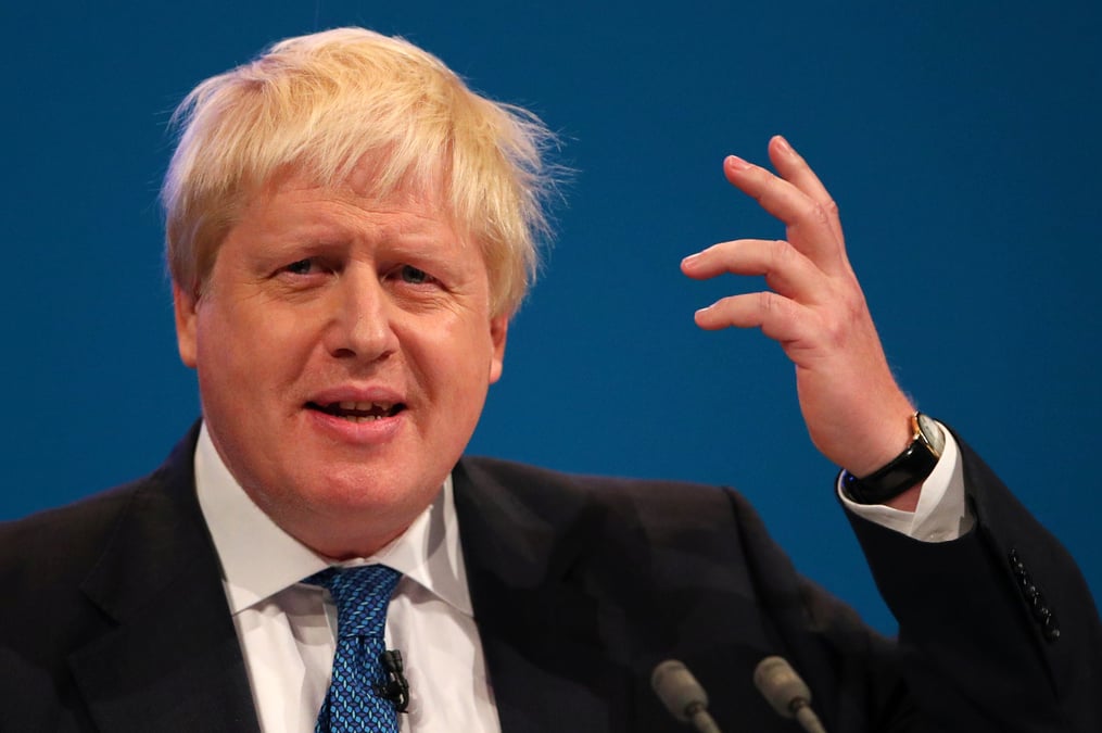 Boris johnson suscite une polemique sur les "cadavres" en libye