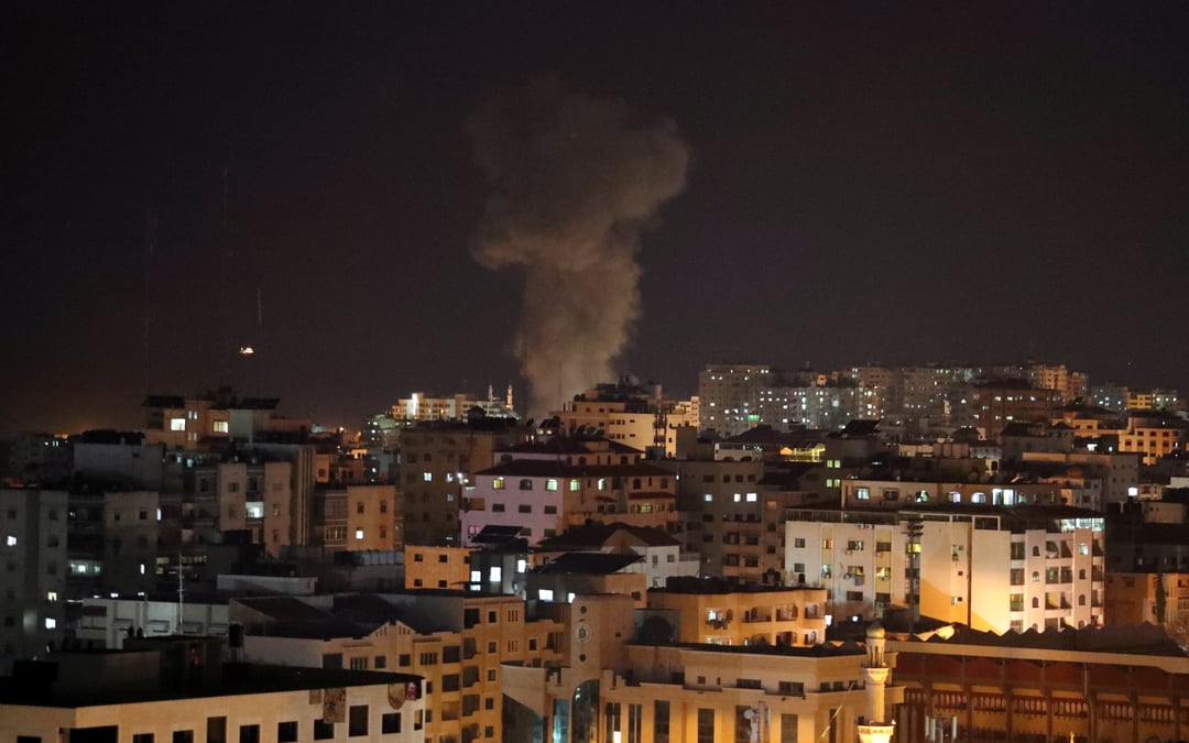 Centaines de roquettes contre israel, raids israeliens en represailles