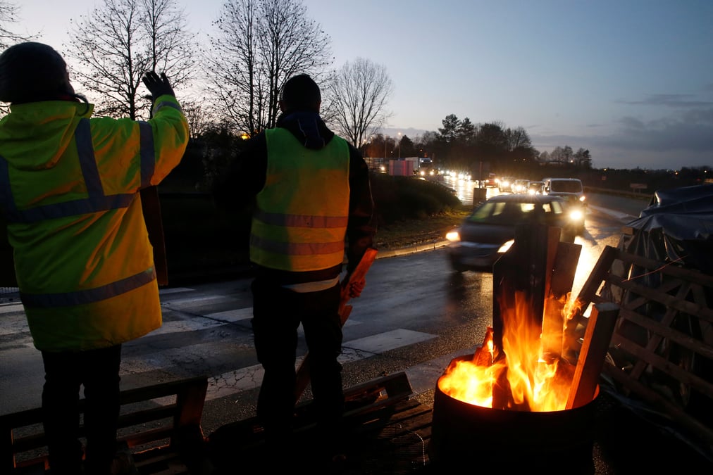 Mobilisation maximale dans l'attente des "gilets jaunes"