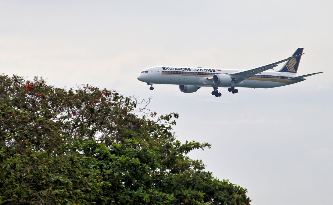 Singapore airlines signale des problemes de moteurs rolls royce