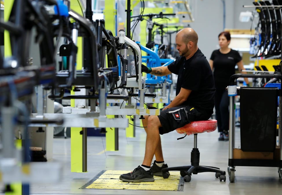 Le secteur manufacturier de la zone euro reste en contraction