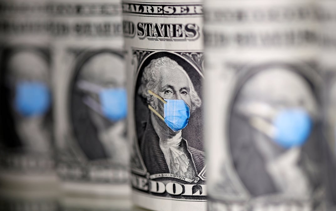 Illustration coronavirus : billet de 1 dollar sur lequel George Washington est représenté avec un masque