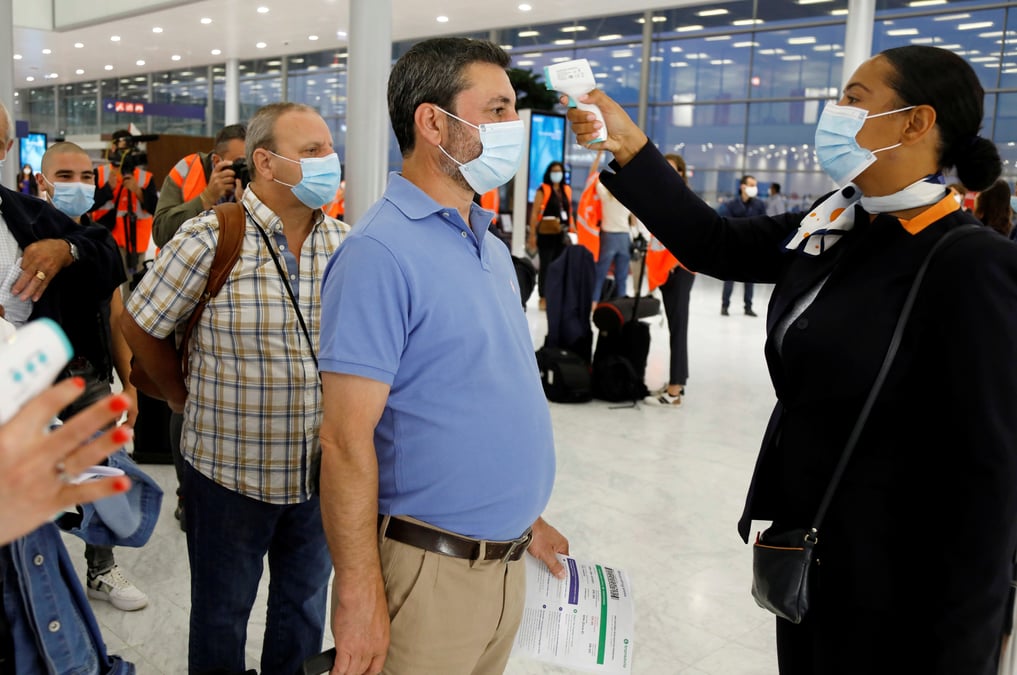 Coronavirus: paris impose des tests pour 16 pays frappes par l'epidemie