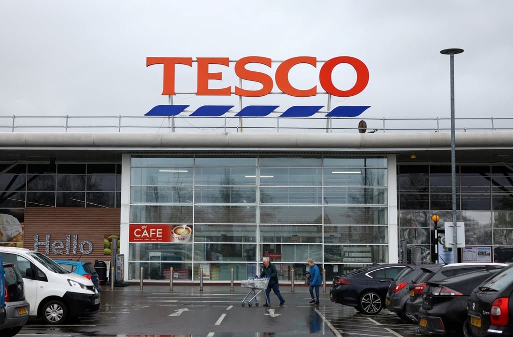 Supermarche tesco, a oldham