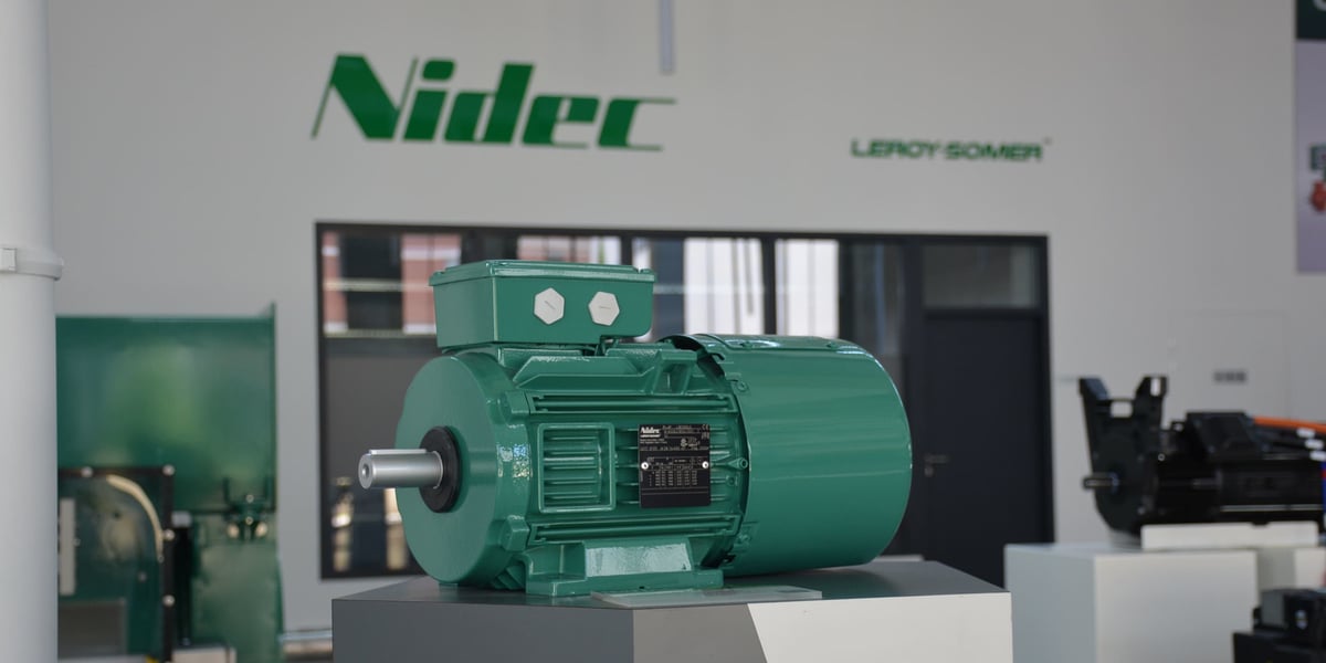 Leroy-Somer fabrique l'intégralité d'un moteur, de sa bobine en cuivre à son carter en aluminium, acier en fonte. Division du groupe Nidec, son siège est basé à Angoulême, en Charente.