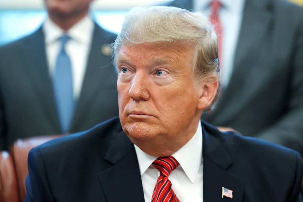 Trump revendique le "droit absolu" de decreter l'etat d'urgence