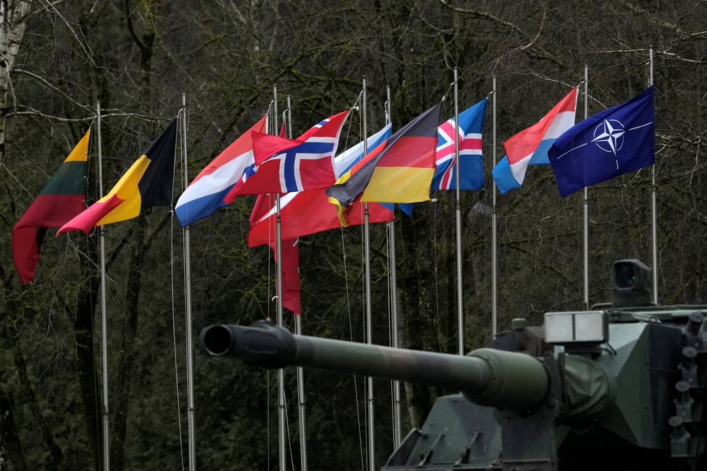 Ukraine: reunion de l'otan apres les "actions agressives" de moscou, selon jens stoltenberg