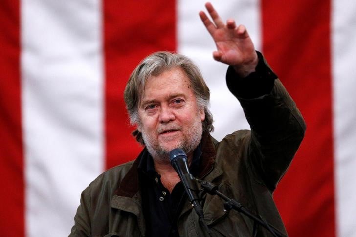 Enquete russe: bannon a obtenu de ne pas deposer devant un grand jury