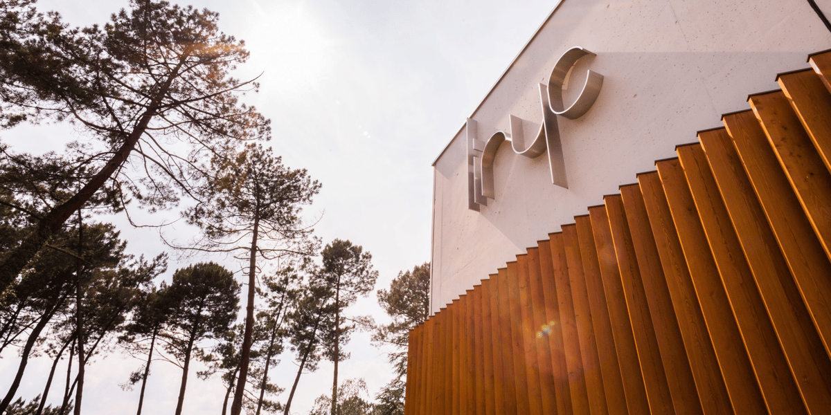 L'IHU Liryc est implanté dans le périmètre arboré de l'hôpital Xavier Arnozan.