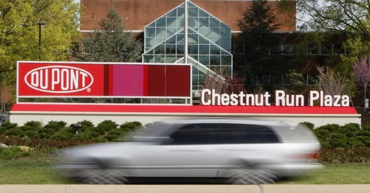 Dupont fait mieux que prevu au 3e trimestre