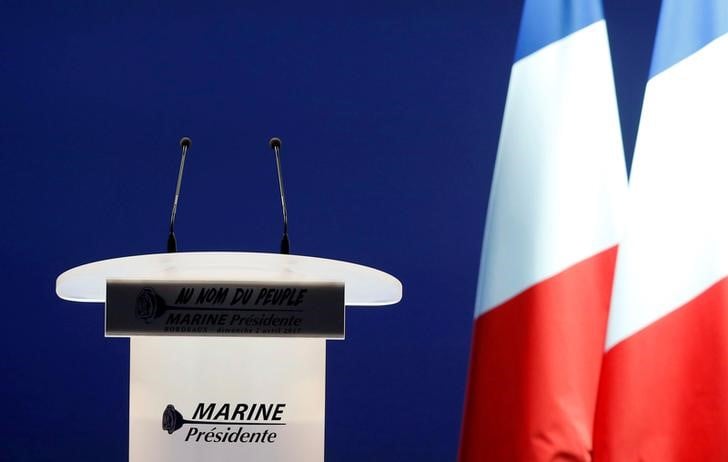 Deux juges decrivent un systeme de financement du fn