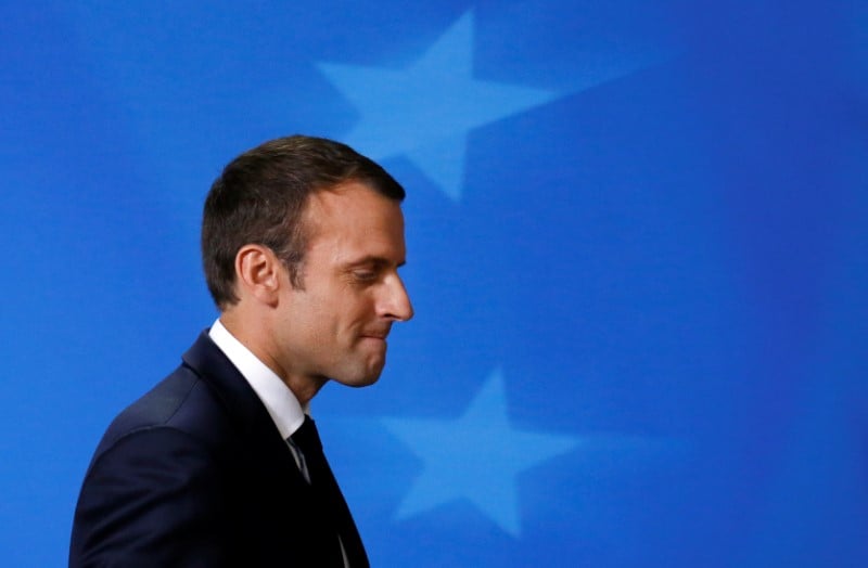 Macron vante "l'europe qui protege"