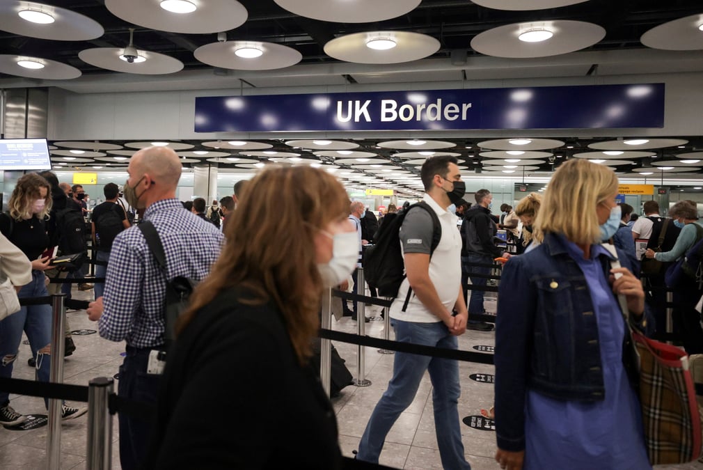 La gb supprime la quarantaine pour les voyageurs de france completement vaccines