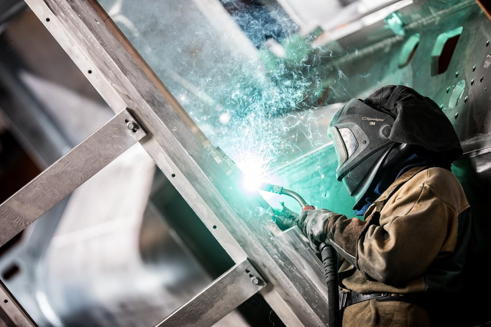 Les industriels français de la défense déclarent notamment rencontrer des difficultés d'approvisionnement (31 %, soit le double du reste de l'industrie) et 50 % font face à des tensions de recrutement (contre environ 40% avant 2020).