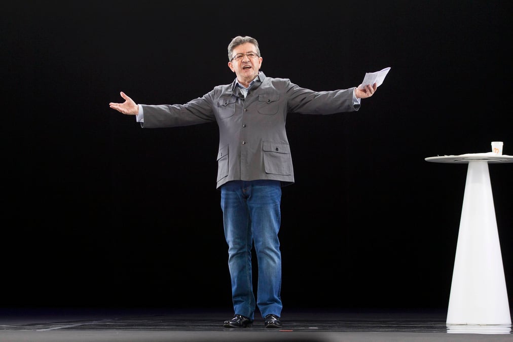 Melenchon "pret a discuter" avec hamon