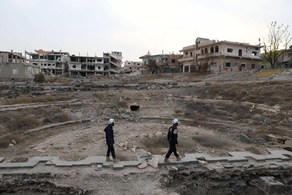 Des casques blancs syriens quittent la jordanie pour l'occident