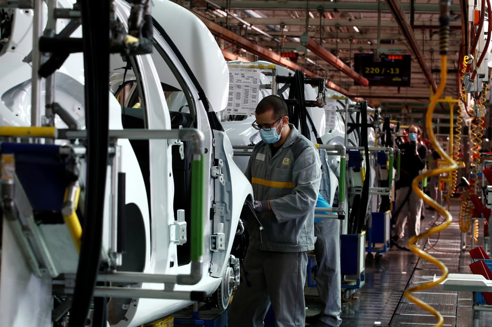 France: premiere reunion auto-electronique sur la penurie de puces