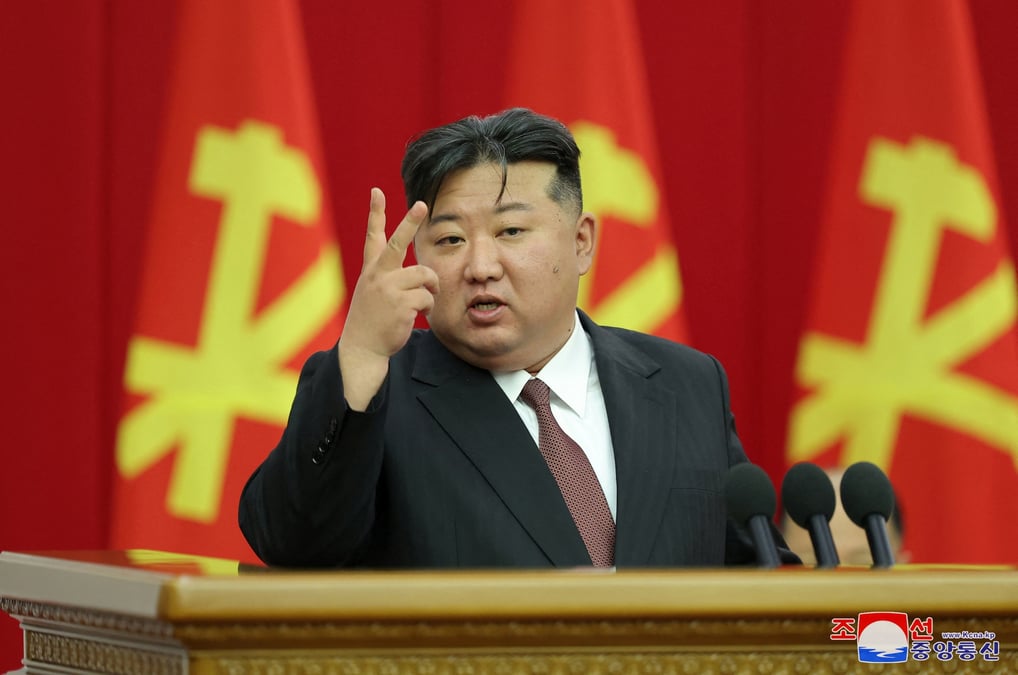 Le leader nord-coreen kim jong un assiste a la 10eme reunion pleniere du 8eme comite central du parti des travailleurs de coree a pyongyang