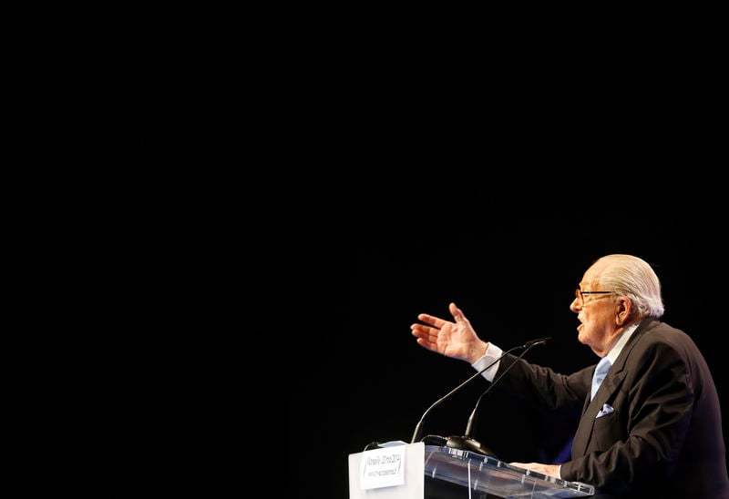 Jean-Marie Le Pen maintient la pression sur sa fille