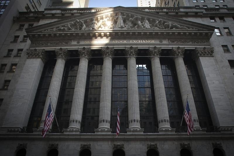 Wall Street craint l'impact du dollar fort sur les résultats