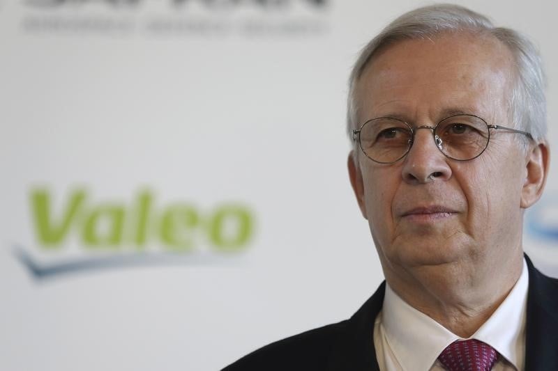 Valeo rachete l'allemand peiker