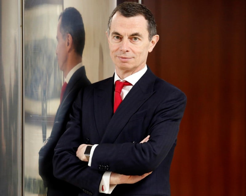 Mustier reaffirme son engagement a la tete d'unicredit