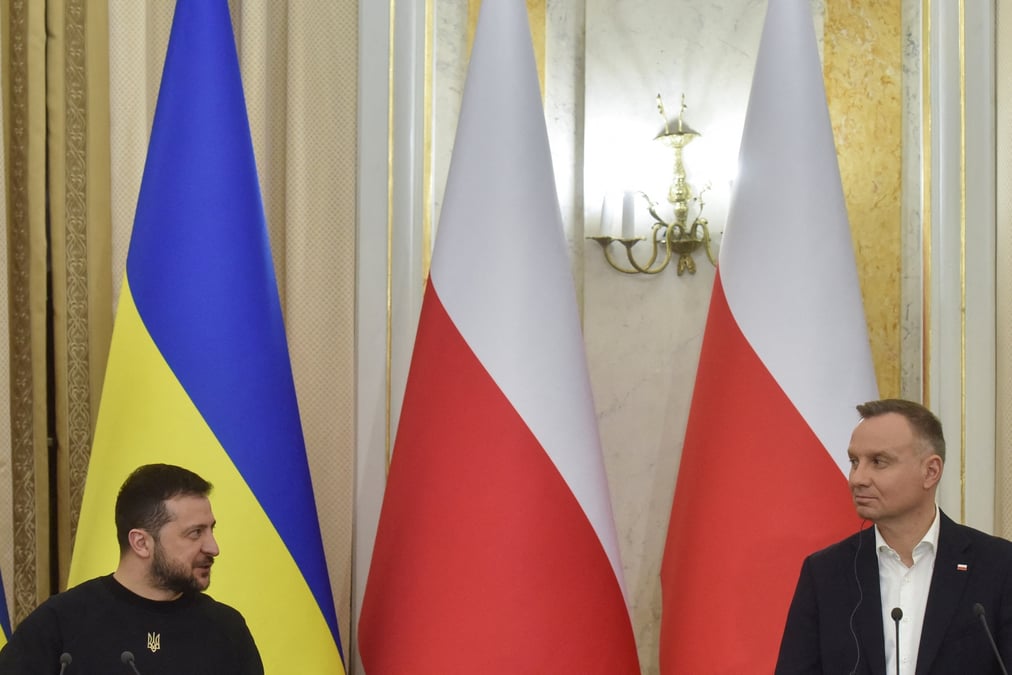 Le president ukrainien volodimir zelensky et le president polonais andrzej duda lors d'une conference de presse a lviv